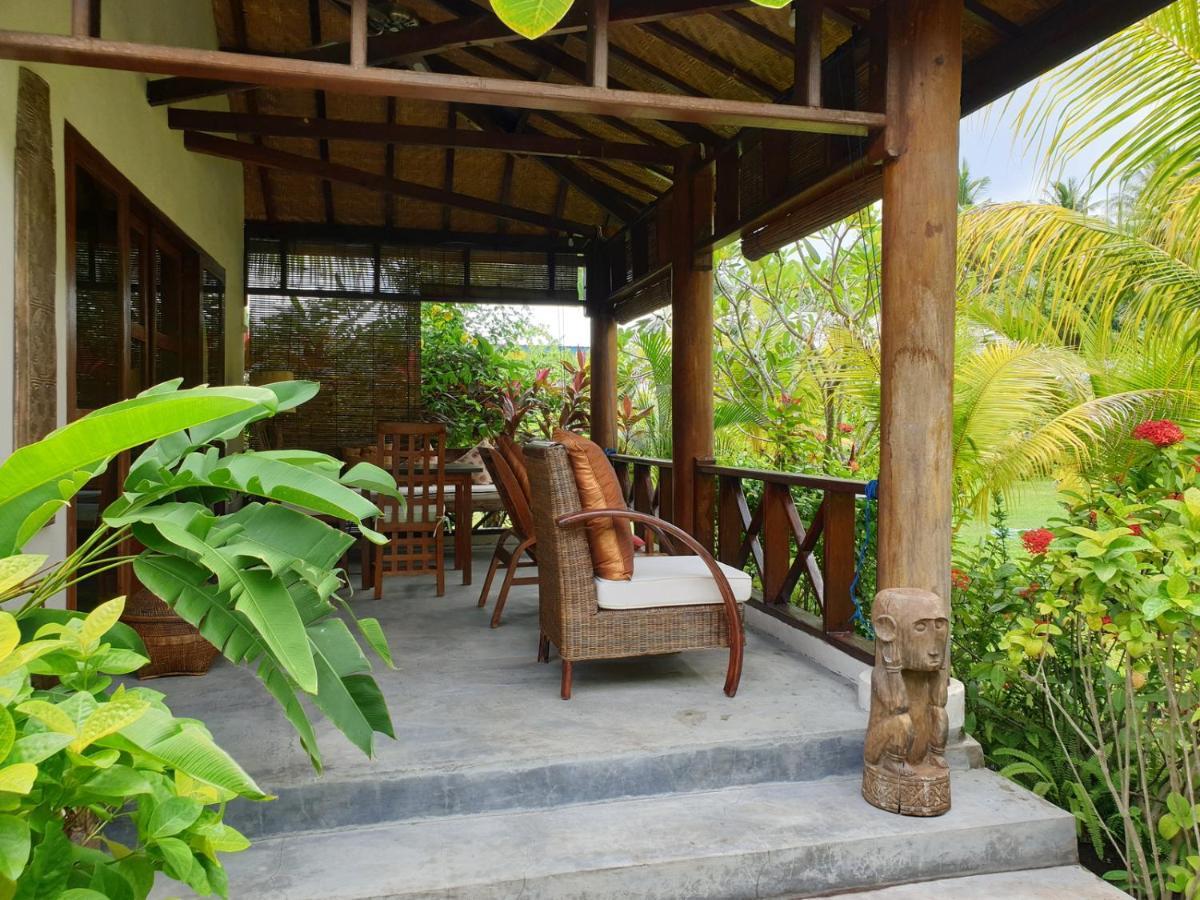 Waiara Village Guesthouse Maumere Esterno foto