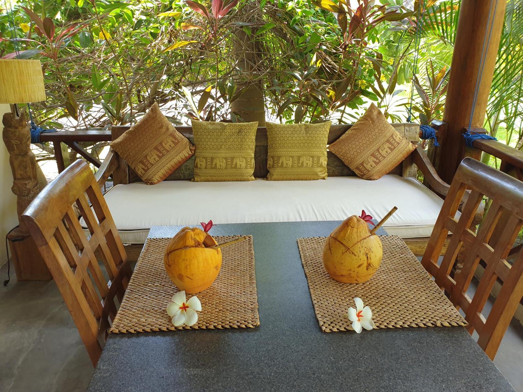 Waiara Village Guesthouse Maumere Esterno foto
